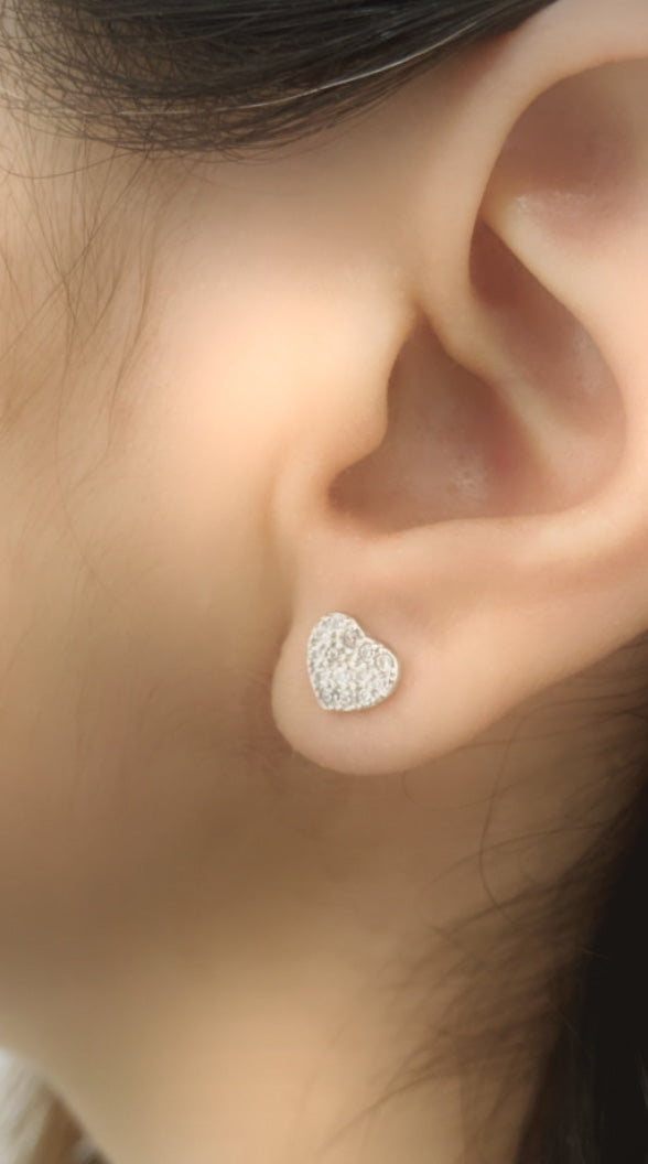 Tiny Heart earrings