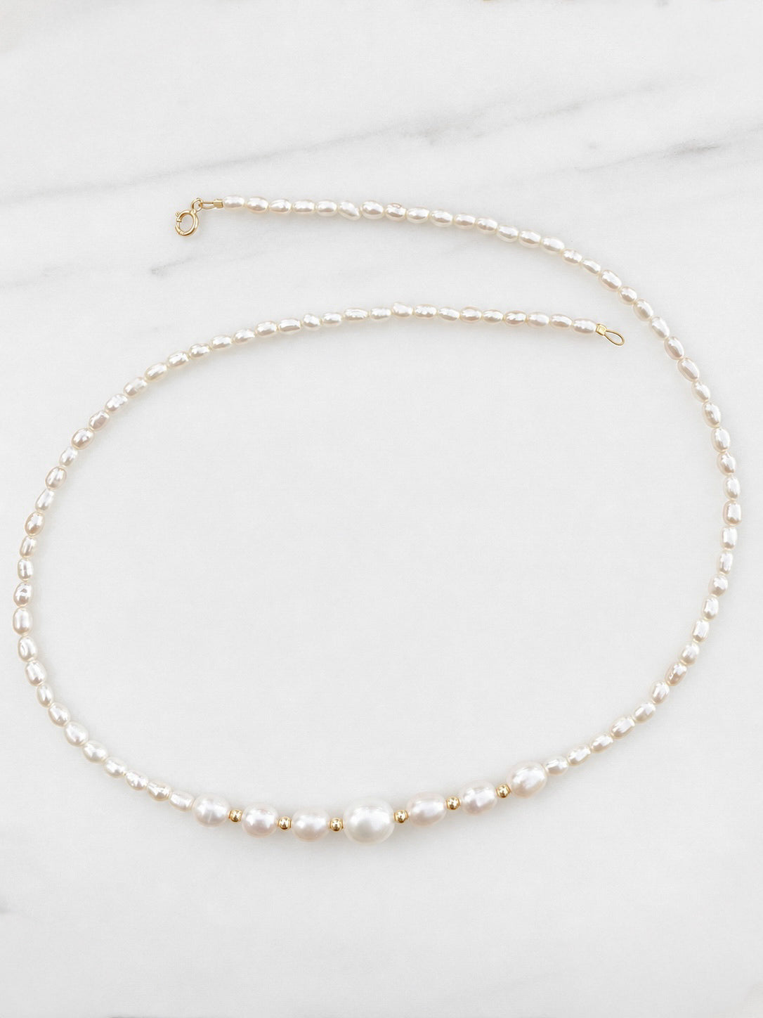 Oval pearl necklace
