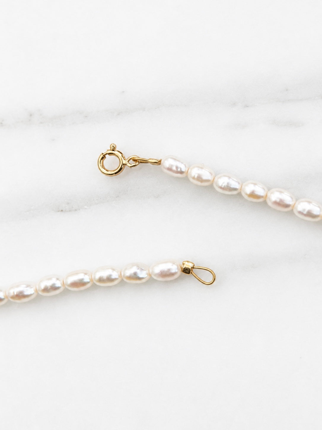 Oval pearl necklace