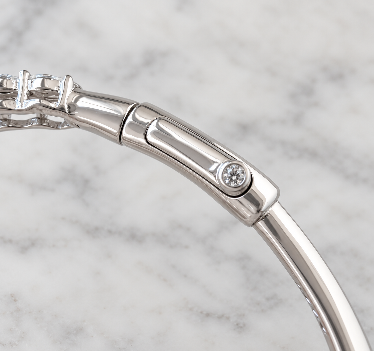 Sterling silver zirconia bangle clasp detail
