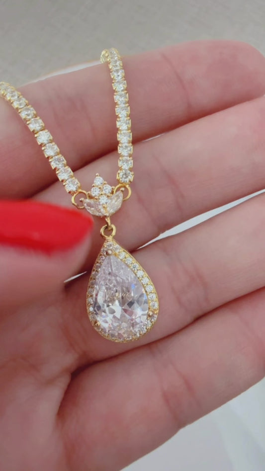 The Tear Drop necklace