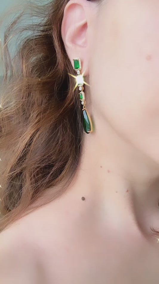 Emerald hanging earrings