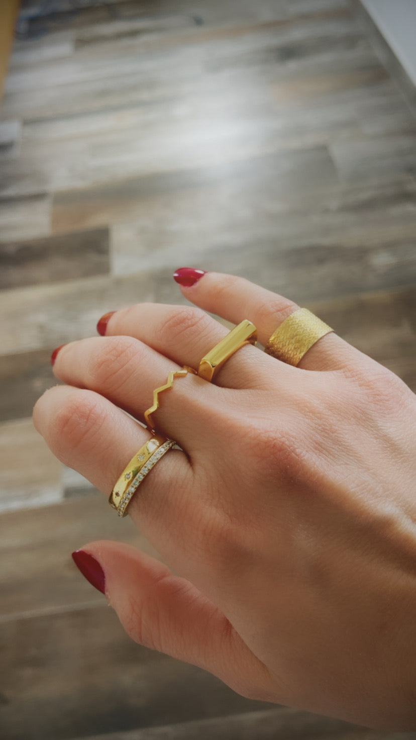 Zig zag ring