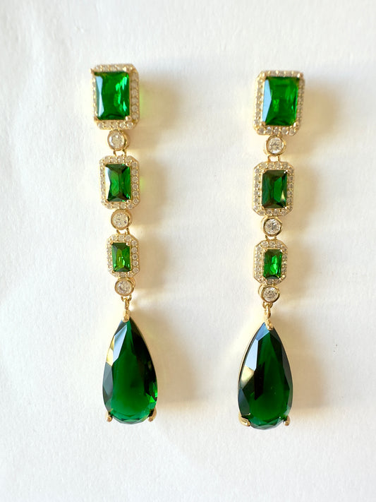 Emerald hanging earrings