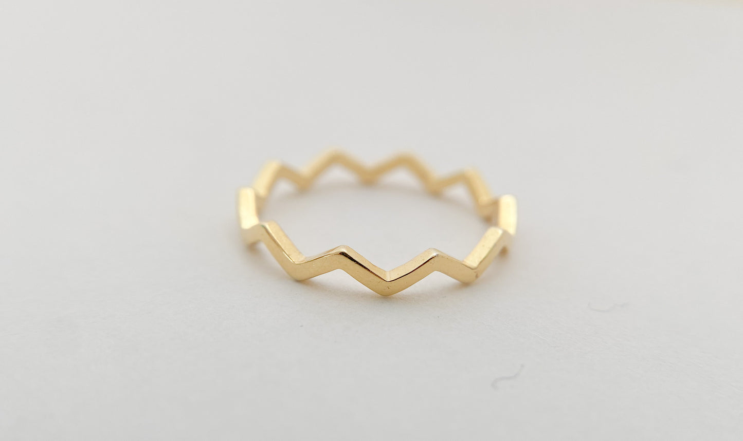 Zig zag ring