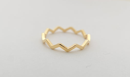 Zig zag ring