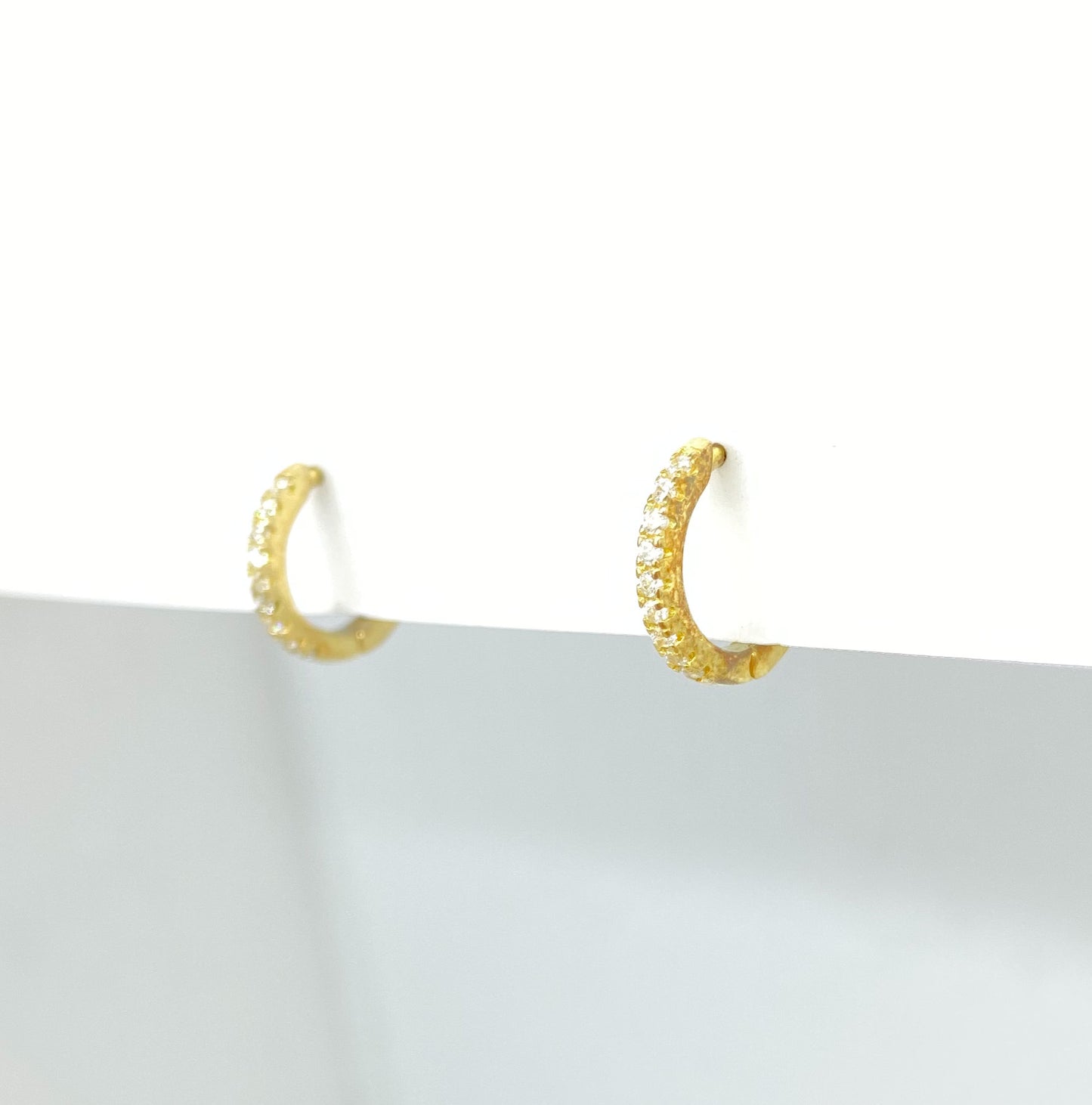 Tiny hoops with hanging pin