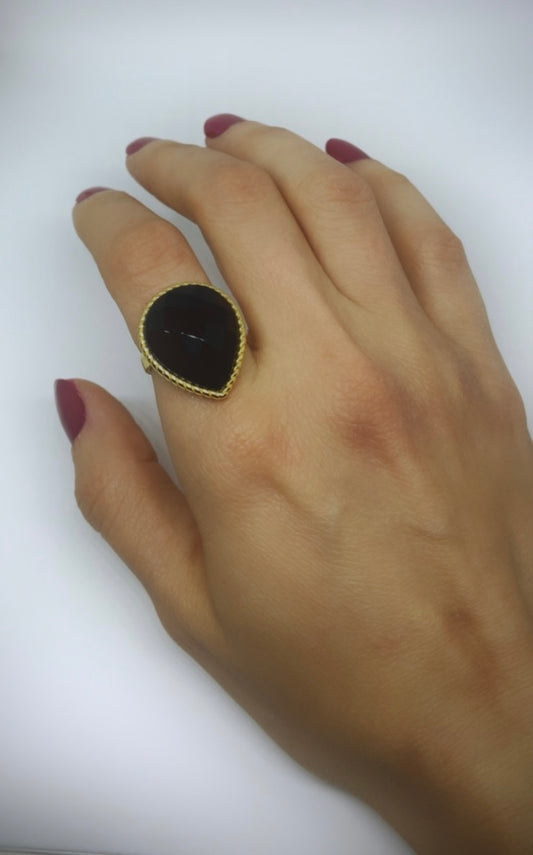 Black teardrop ring