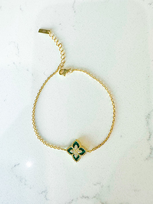 Green clover bracelet