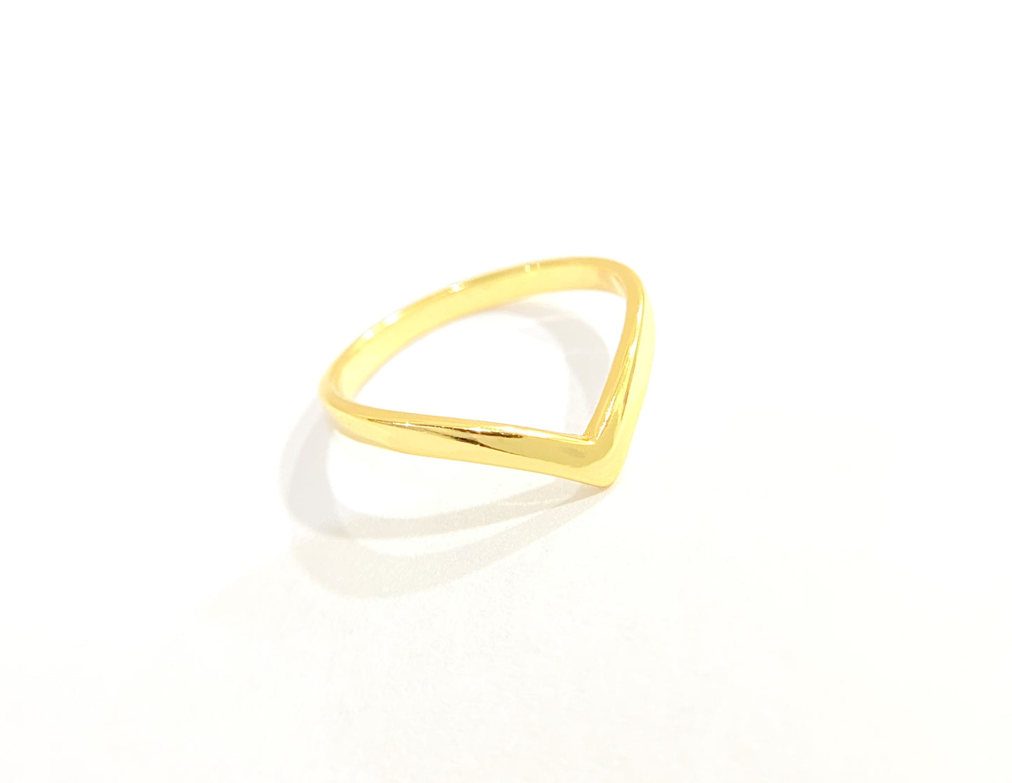 V shaped ring
