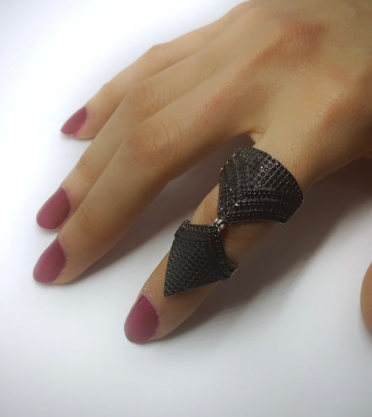 Black arrow ring