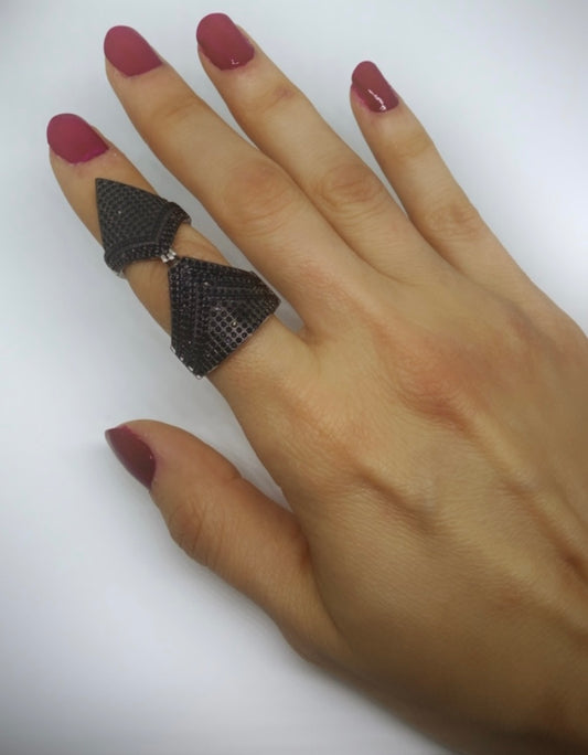 Black arrow ring