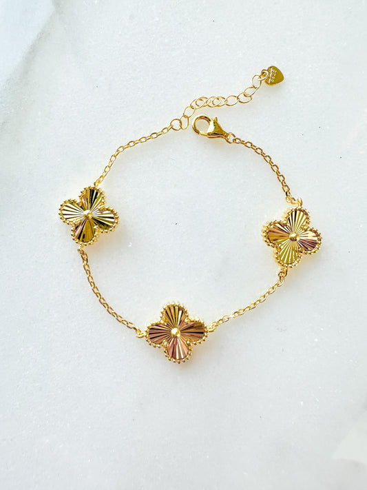 Leaf clover bracelet