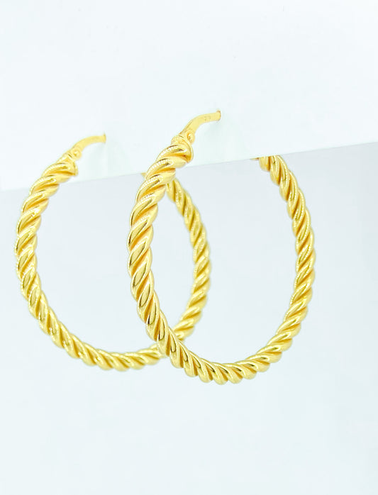Twisted rope hoops